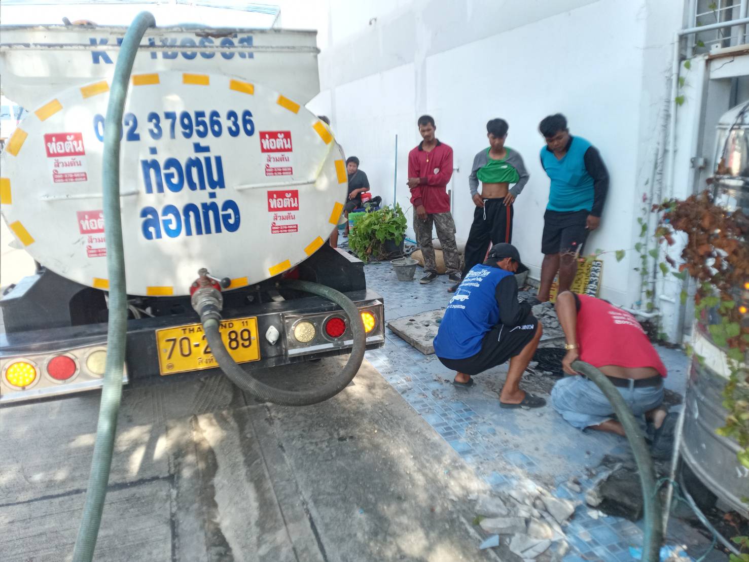 6 - https://ยิ่งยศเซอร์วิส.com | รับดูดส้วม 24 ชั่วโมง - หจก.ยิ่งยศ เซอร์วิส กรุ๊ป | ให้บริการรับดูดส้วม แก้ปัญหาท่อตัน ลอกท่อระบายน้ำ ในเขตจังหวัดนนทบุรี มีใบกำจัด ทิ้งสิ่งปฏิกูล แบบถูกกฏหมาย