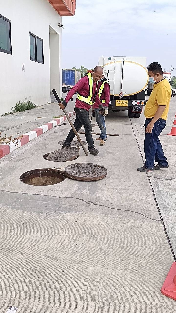 ให้บริการรับดูดส้วม แก้ปัญหาท่อตัน ลอกท่อระบายน้ำ ในเขตจังหวัดนนทบุรี - https://ยิ่งยศเซอร์วิส.com | รับดูดส้วม 24 ชั่วโมง - หจก.ยิ่งยศ เซอร์วิส กรุ๊ป | ให้บริการรับดูดส้วม แก้ปัญหาท่อตัน ลอกท่อระบายน้ำ ในเขตจังหวัดนนทบุรี มีใบกำจัด ทิ้งสิ่งปฏิกูล แบบถูกกฏหมาย